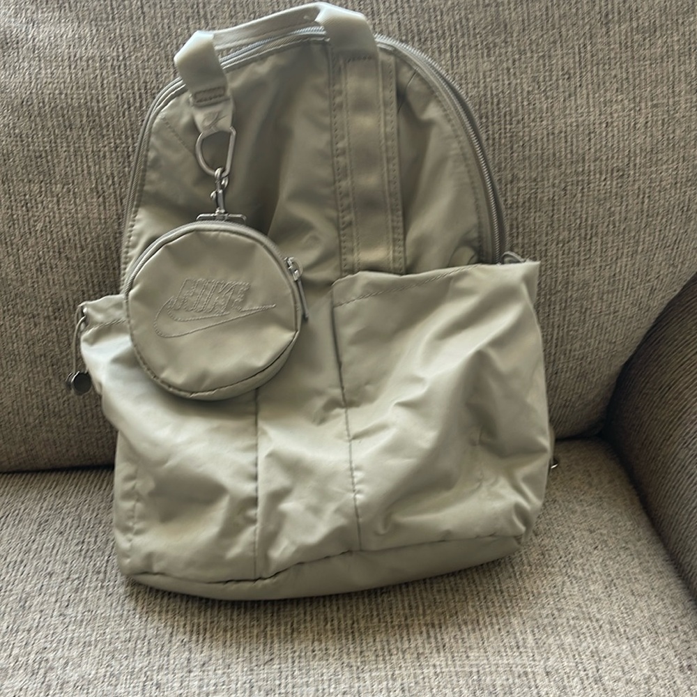 cute nike backpack!
